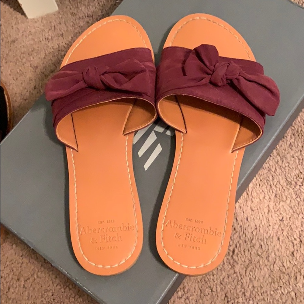 Burgundy bow slides